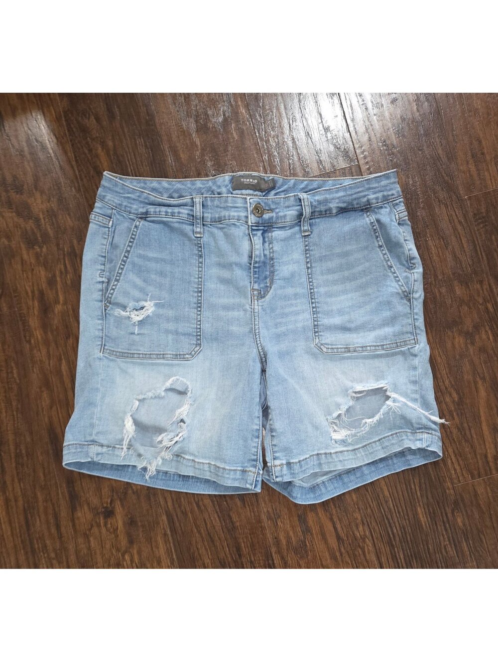 Torrid Women's Light Wash Distressed Denim Shorts
